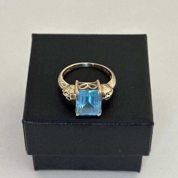 Cyde Duneier Designer 10K Yellow Gold Blue Topaz Emerald Cut Ring Size 6 - Picture 3 of 16